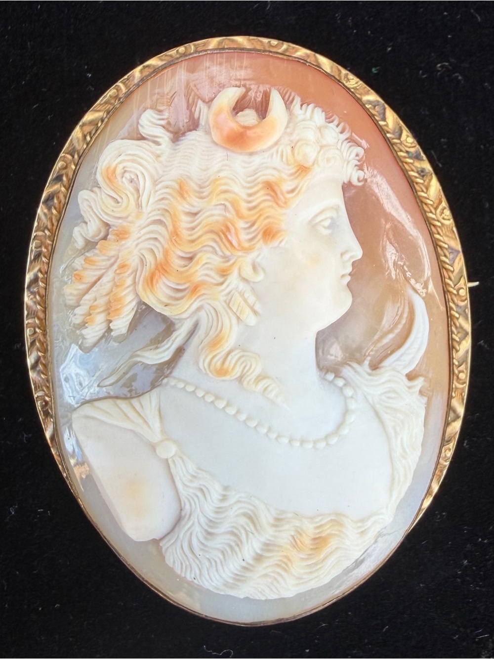 Antique Victorian Solid 14K Gold Carved Shell Cameo Diana Goddess Brooch Pendant